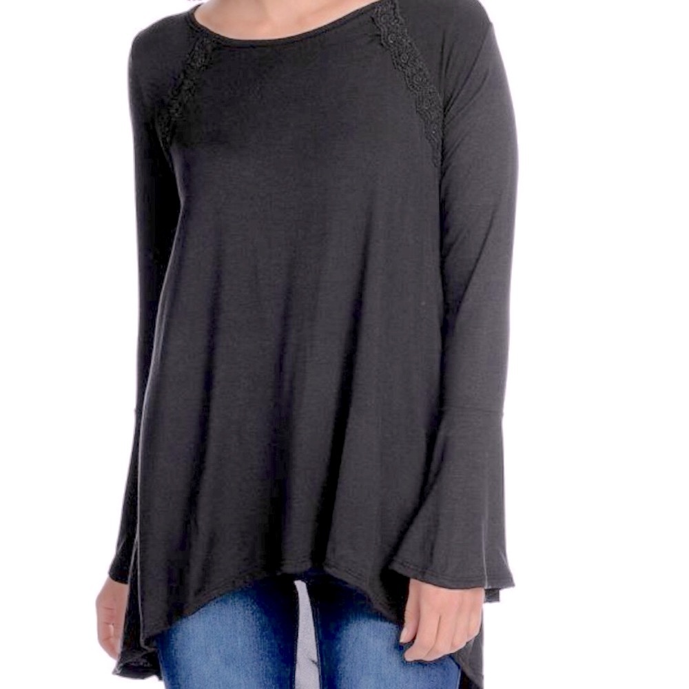 Bell sleeve Hi-Lo crochet top w/ lace up back detail NWT - Picture 2 of 5